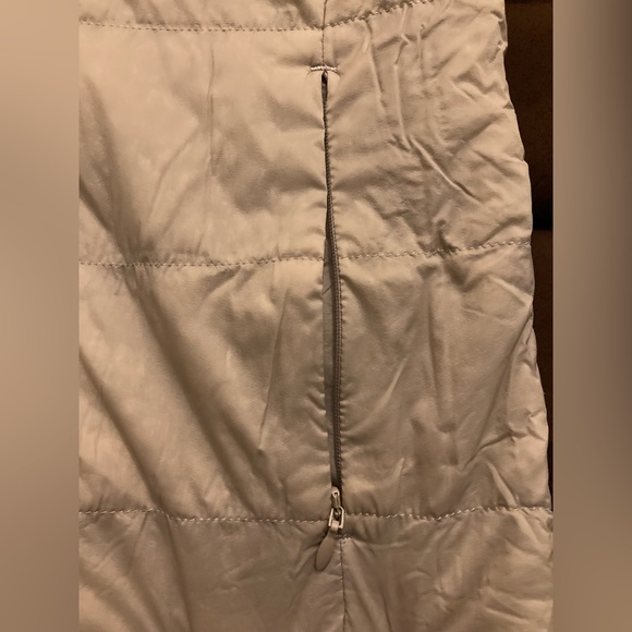 Uniqlo ultra light down puffer jacket. Very light weight. Comes with a pouch. - Picture 3 of 9